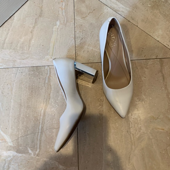 Alfani Women's Classic White Heels - Picture 2 of 11